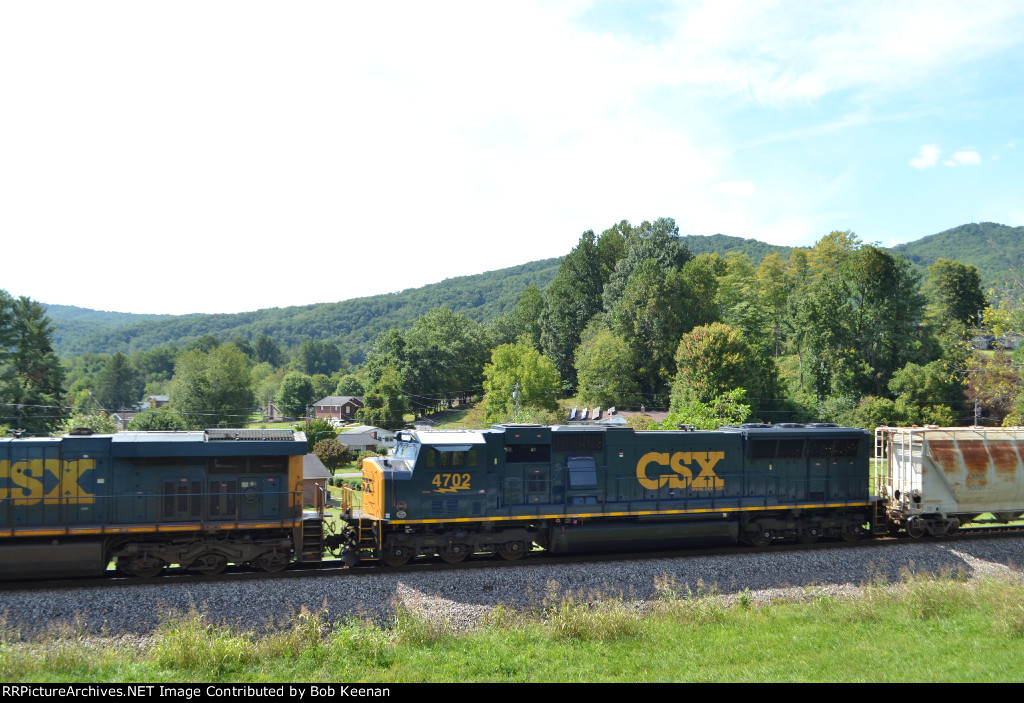 CSX 4702